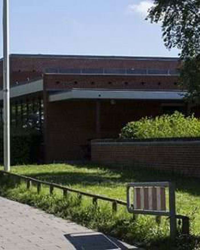 Ellevangskolen set udefra